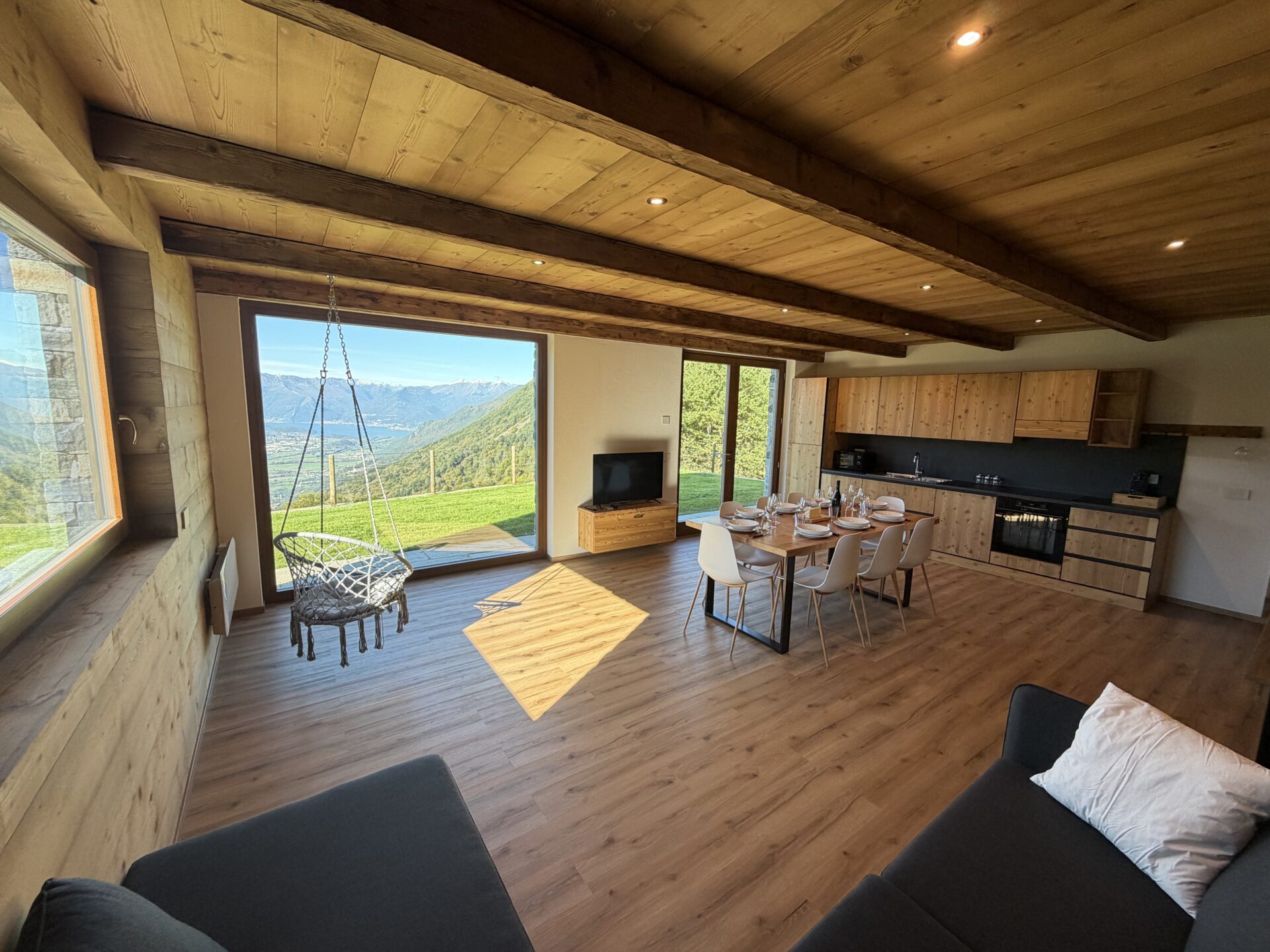 Soggiorno e cucina_Baita lake view