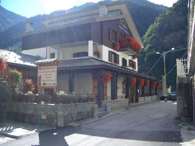 Esterno Albergo Ristorante Vallunga Tartano