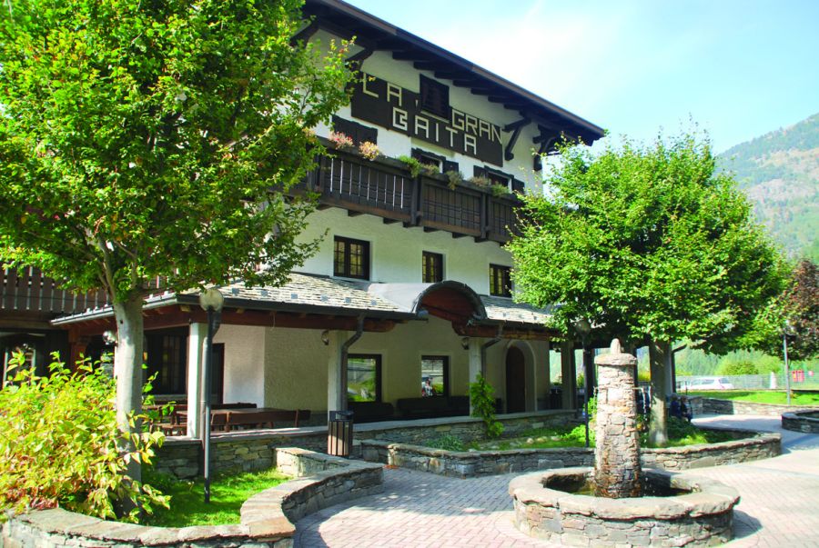 Esterno albergo Gran Baita Tartano