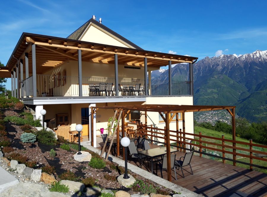 Esterno agriturismo da Ysy Serone