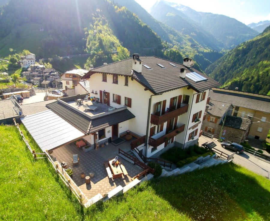 Albergo Miralago Campo Tartano panoramica esterno