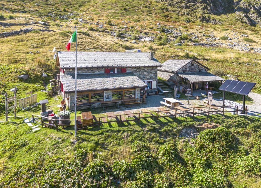 esterno del rifugio dordona